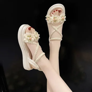 Сандалии женские 2023 Летние Новые Модные Сказочные Римские туфли на толстой подошве, верхняя одежда с жемчугом, мягкая подошва, Модные женские Босоножки