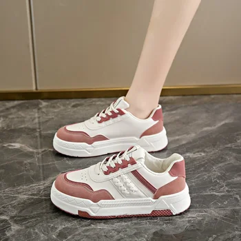 Корейская версия Модной весенней маленькой белой обуви 2023, Летние новые повседневные универсальные Удобные дышащие противоскользящие кроссовки